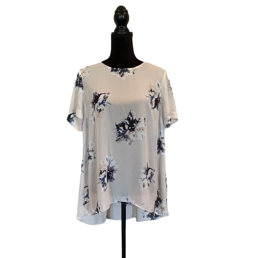 Vince Camuto shortsleeved pullover floral blush pink high low top size medium